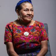 Distingue UAQ a Rigoberta Menchú con el Premio “Hugo Gutiérrez Vega” y a Guadalupe Parrondo con el Premio “Eduardo Loarca Castillo”      